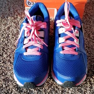 Nike dual fusion st 2 sz 1q